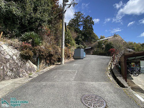 大北山天神岡町 中古戸建の前面道路含む現地写真