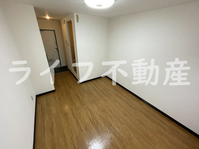 大宝上小阪CTスクエアの内装|明るい室内です