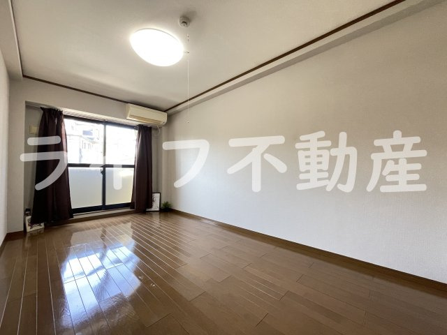 エムズ・コンフォートの居間・リビング|ゆったりとした居間です