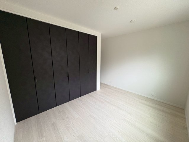 名谷町　中古戸建ての洋室|コンパクトで使いやすい洋室です