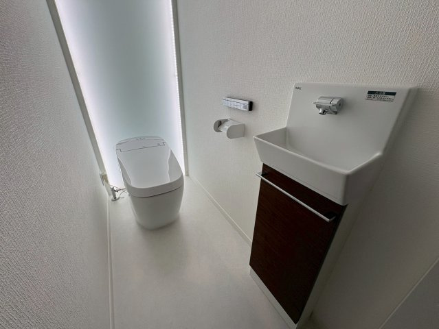 名谷町　中古戸建てのトイレ|ゆったりとした空間のトイレです