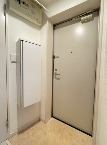 アリス南千住の玄関