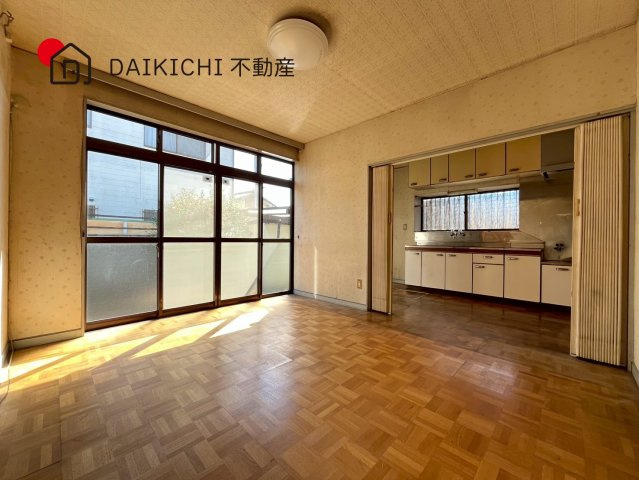 【居間・リビング】 | 行田市大字下忍　中古戸建　