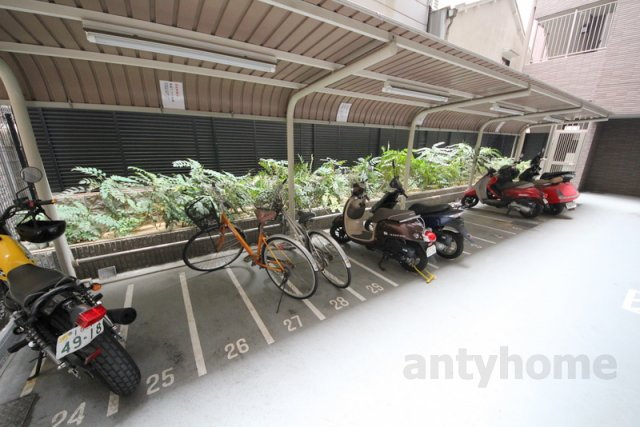 アーデン西天満　仲介手数料無料の駐車場