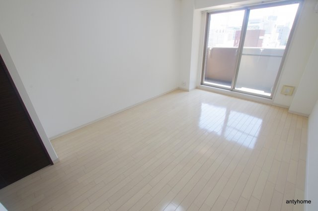 アーデン西天満　仲介手数料無料の居間・リビング