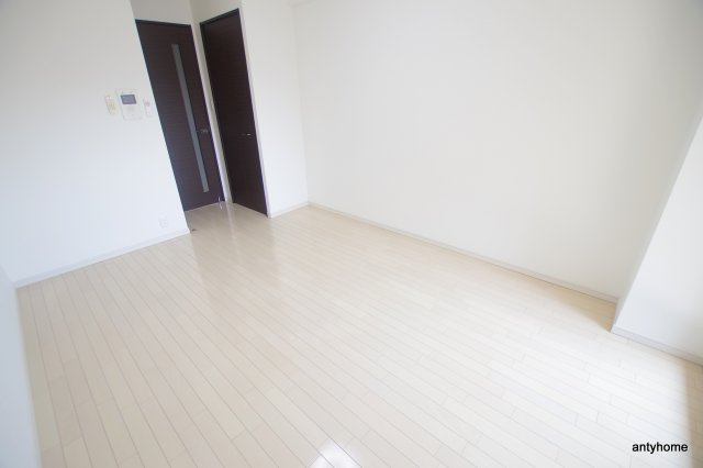 アーデン西天満　仲介手数料無料の居間・リビング