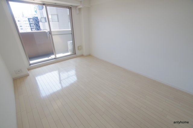 アーデン西天満　仲介手数料無料の居間・リビング