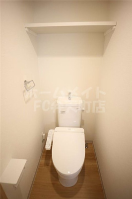 【トイレ】 | Metrosa弁天町 | 清潔感のあるトイレです