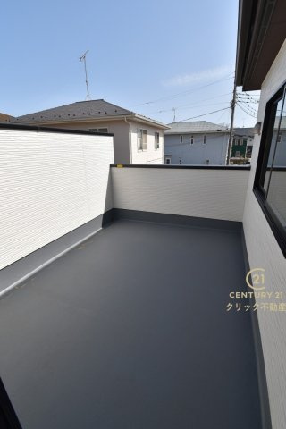 TERRACE　ひたちなか市足崎　2期 　限定1棟！のバルコニー|日当たり良好なバルコニーです。気分転換に出るだけでも、晴れた日にお洗濯物やお布団を一気に干すのも気持ちがいい♪