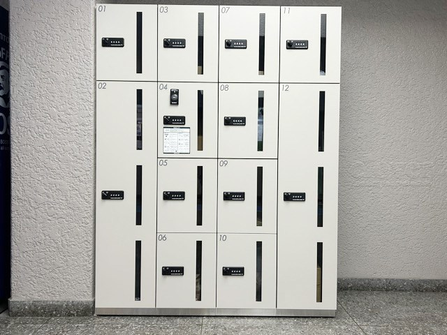 【設備】 | サニーコート滝野川 | 仕事をしたり、家をあけがちな人にとっては必須となる、宅配BOX。ネット通販や宅配サービスの利用頻度が高い人にとっても、うれしい設備です。～即日のご見学可能～　お問合せはお気軽にどうぞ。
