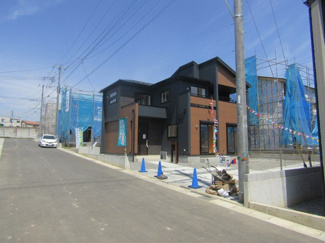 【前面道路含む現地写真】 | 前面道路含む現地写真です