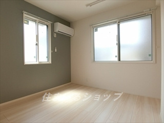 広島市安佐北区可部１丁目のアパートの寝室