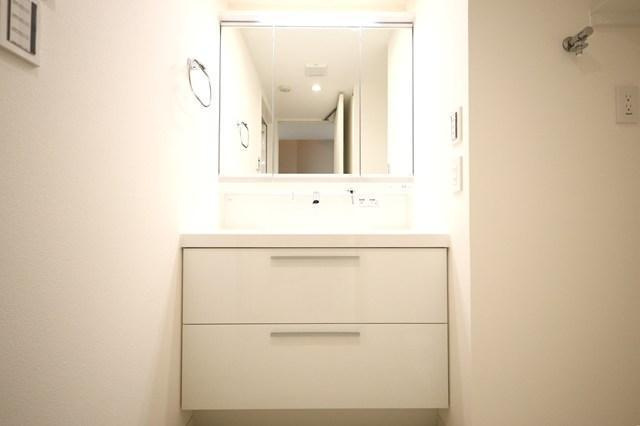 港区六本木５丁目の賃貸マンションのその他|洗面・同反転タイプ