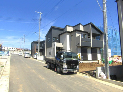 【前面道路含む現地写真】 | ブルーミングガーデン甲斐市龍地　2号棟 | 前面道路含む現地写真です