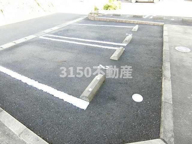 アバンツァートの駐車場