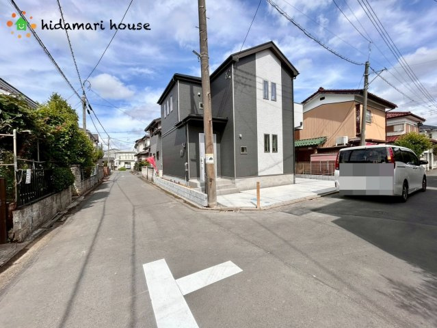 北本市西高尾第1期　新築戸建　ハートフルAの前面道路含む現地写真
