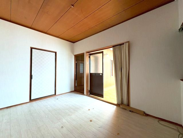 東阪田貸家の洋室