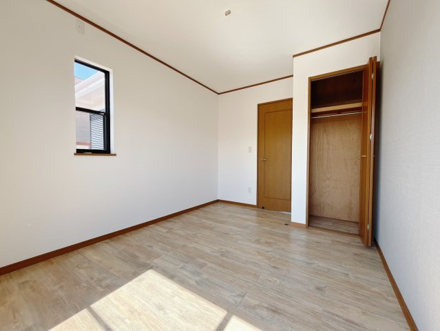 【中古戸建】本庄市児玉町児玉の洋室|■2階洋室｜2階各居室には収納をご用意しています♪常にお部屋を綺麗に保てます！小さなお子様も自然とお片付けができるようになるのでうれしいですよね！