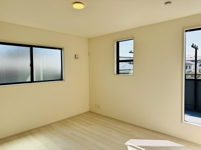 八王子市　山田町　新築一戸建て　７期の寝室|～2階8.5帖の主寝室　ベッドなど大型家具のレイアウトもしやすい広さです～