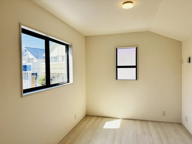 八王子市　山田町　新築一戸建て　７期の子供部屋|～2階7.0帖の洋室　2面採光で明るく風通しの良いお部屋です～