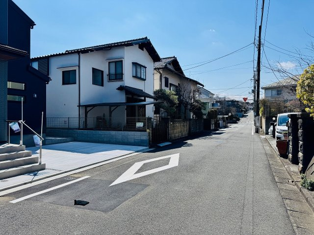 八王子市　山田町　新築一戸建て　７期の前面道路含む現地写真|～北西側6ｍ道路につき駐車もしやすいです～