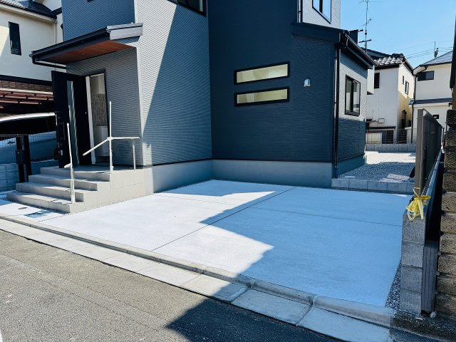 八王子市　山田町　新築一戸建て　７期の駐車場|～並列2台駐車可能カースペース付き～