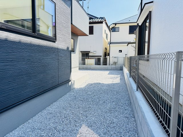 八王子市　山田町　新築一戸建て　７期の庭|～外部からは中庭が見えづらい造り～