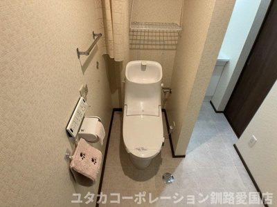【トイレ】 | 幣舞マンション171号室 | 温水洗浄便座付きで、お肌の弱い方でも安心♪