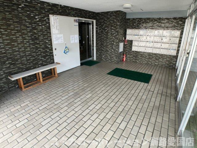 【その他共用部分】 | 幣舞マンション171号室 | 広々ロビーです★