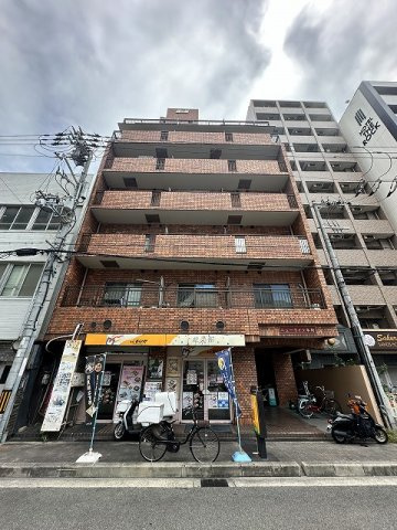 ニューライフ本町の外観