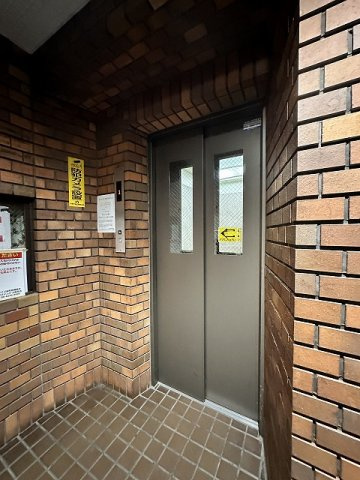 ニューライフ本町のロビー