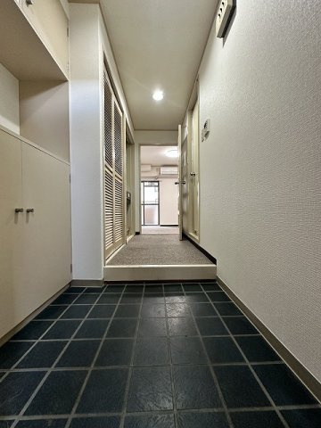 ニューライフ本町の玄関