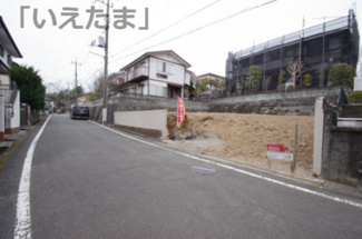 【前面道路含む現地写真】