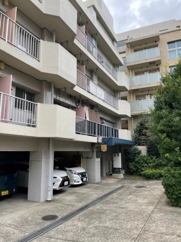 ソーワ梅丘マンションのエントランス