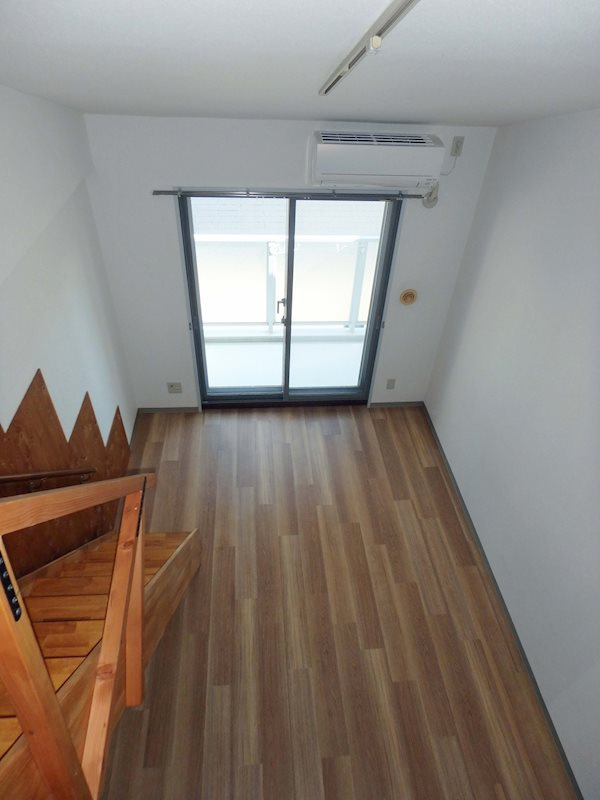 八甲田フィールドアパートメントの居間・リビング