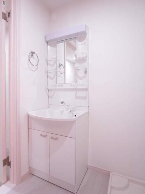 リブリ・Ｌｅ・Ｌｉｅｎの独立洗面台