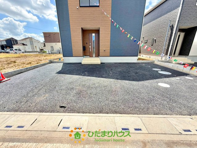 加須市北下新井第５　新築一戸建て　04　クレイドルガーデンの前面道路含む現地写真