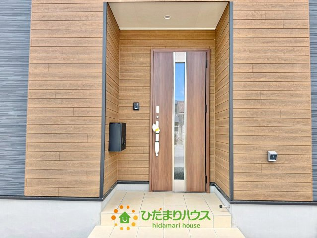 加須市北下新井第５　新築一戸建て　04　クレイドルガーデンの玄関