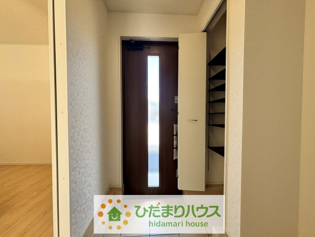 加須市北下新井第５　新築一戸建て　04　クレイドルガーデンの玄関