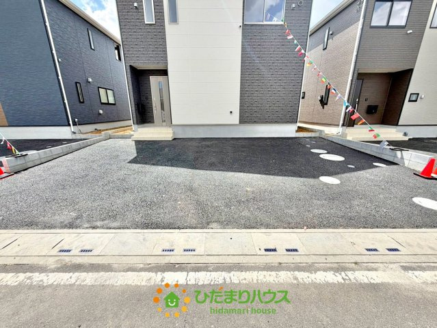 加須市北下新井第５　新築一戸建て　03　クレイドルガーデンの駐車場