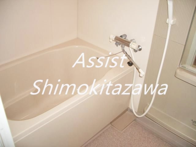 ジュネス下北沢の浴室