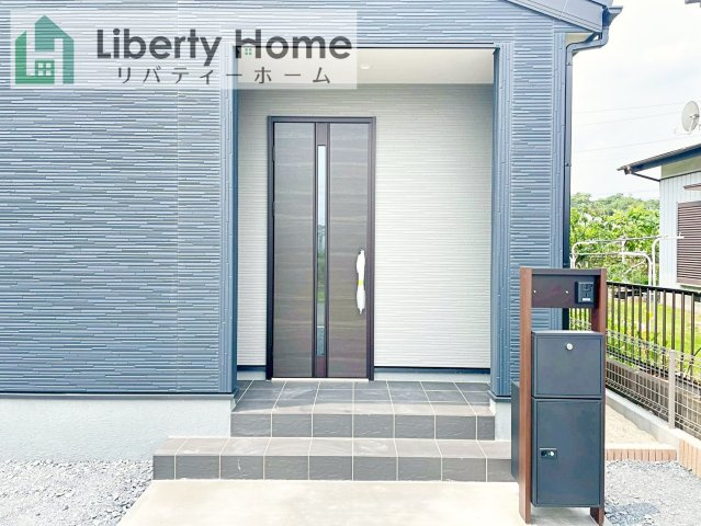 第2石岡市下林　新築戸建のエントランス
