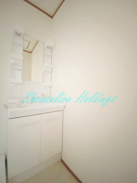 逗子市山の根１丁目のアパートの洗面所