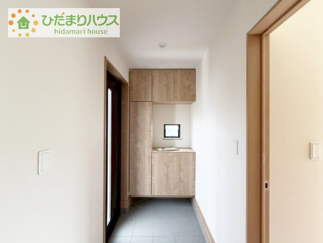 【玄関】 | 土浦市おおつ野6丁目10番　新築戸建　A号棟 | スニーカーマニアも納得の天井まであるシューズボックス!(^^)!