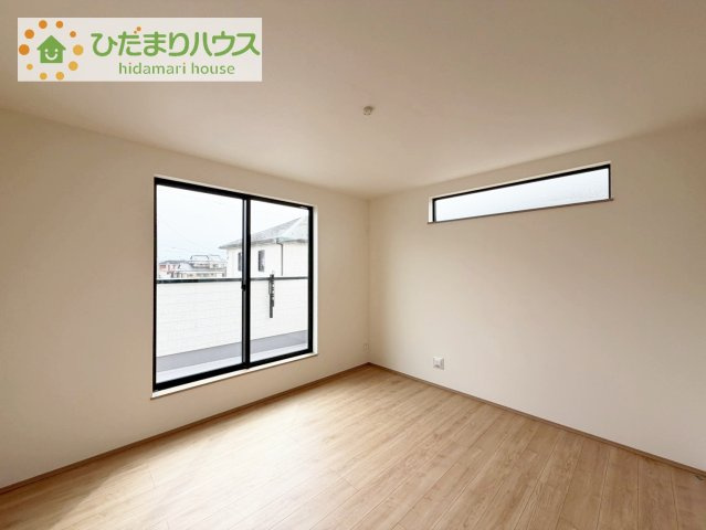 【寝室】 | 土浦市おおつ野6丁目10番　新築戸建　A号棟 | バルコニーに面していて、たっぷり光りの入る明るい主寝室です！