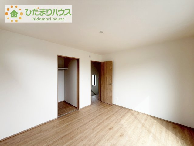 【寝室】 | 土浦市おおつ野6丁目10番　新築戸建　A号棟 | 広めの主寝室は、ベッドの他にもパソコンデスクやドレッサーなども置けちゃいます(*^-^*)