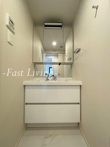 グランクリュ新宿御苑の洗面所