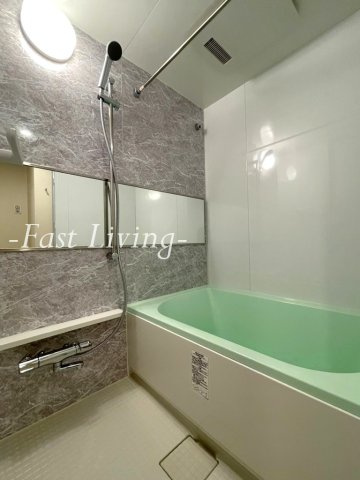 グランクリュ新宿御苑の浴室