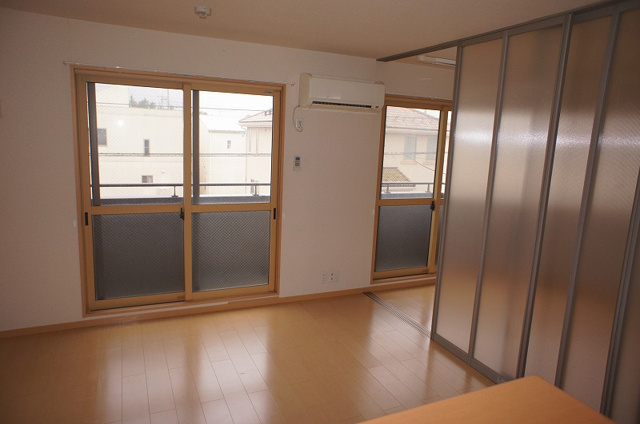 リビングタウンひたち野 Ｂの居間・リビング