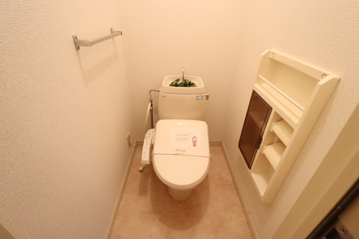 ハイツ・若草のトイレ|もちろん温水洗浄暖房便座です